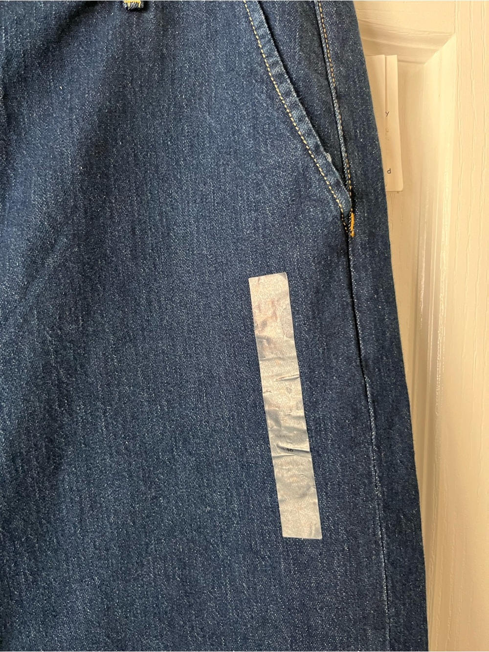 High-Rise Wide-Leg Jeans in Dark Blue - Picture 5 of 7